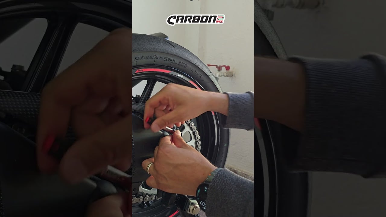 Kawasaki ZX6R Carbon2race Carbon Fiber Rear Hugger & Chain Guard Installation