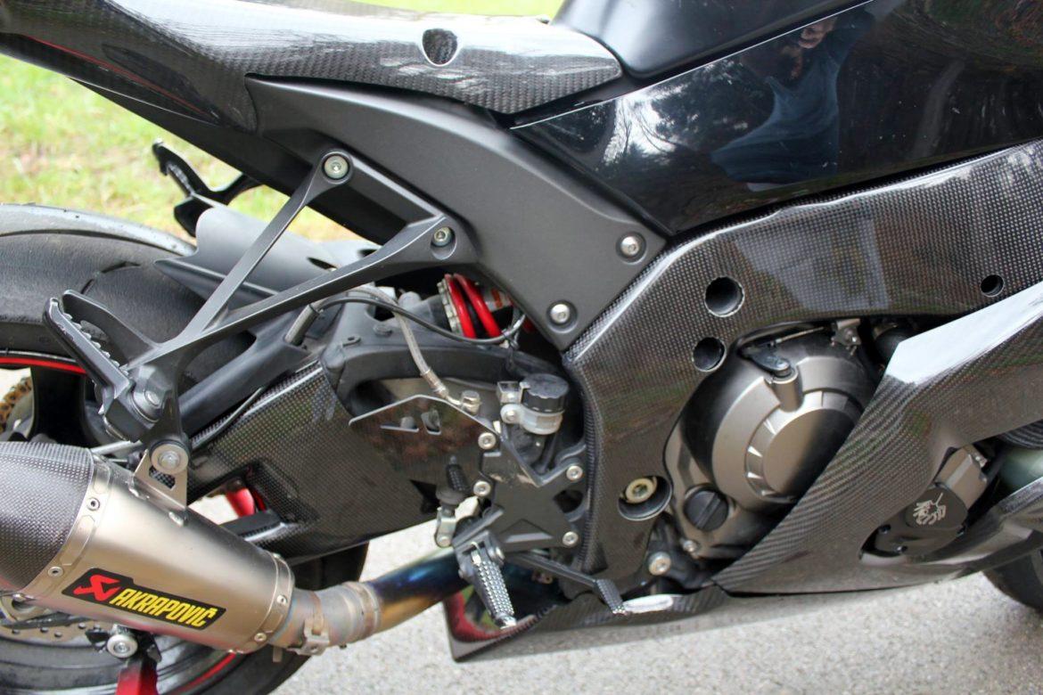 KAWASAKI ZX10R 20112015 Carbon Fiber Swingarm Covers