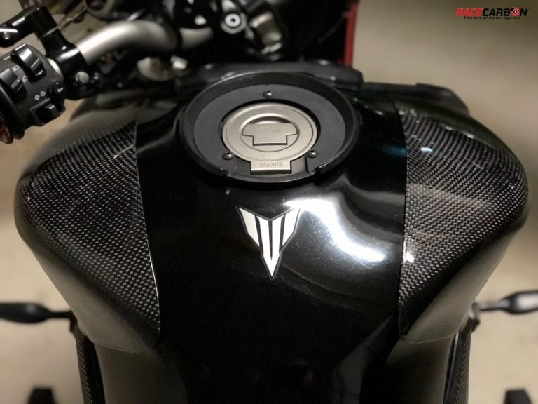 YAMAHA MT09 FZ09 20132020 Carbon Fiber Tank Sliders