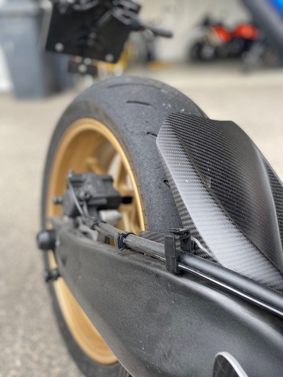 CNC Kickstand Foot Pad Extension For Yamaha XSR900 (2022+) - Enlarged Aluminum Foot For Stability