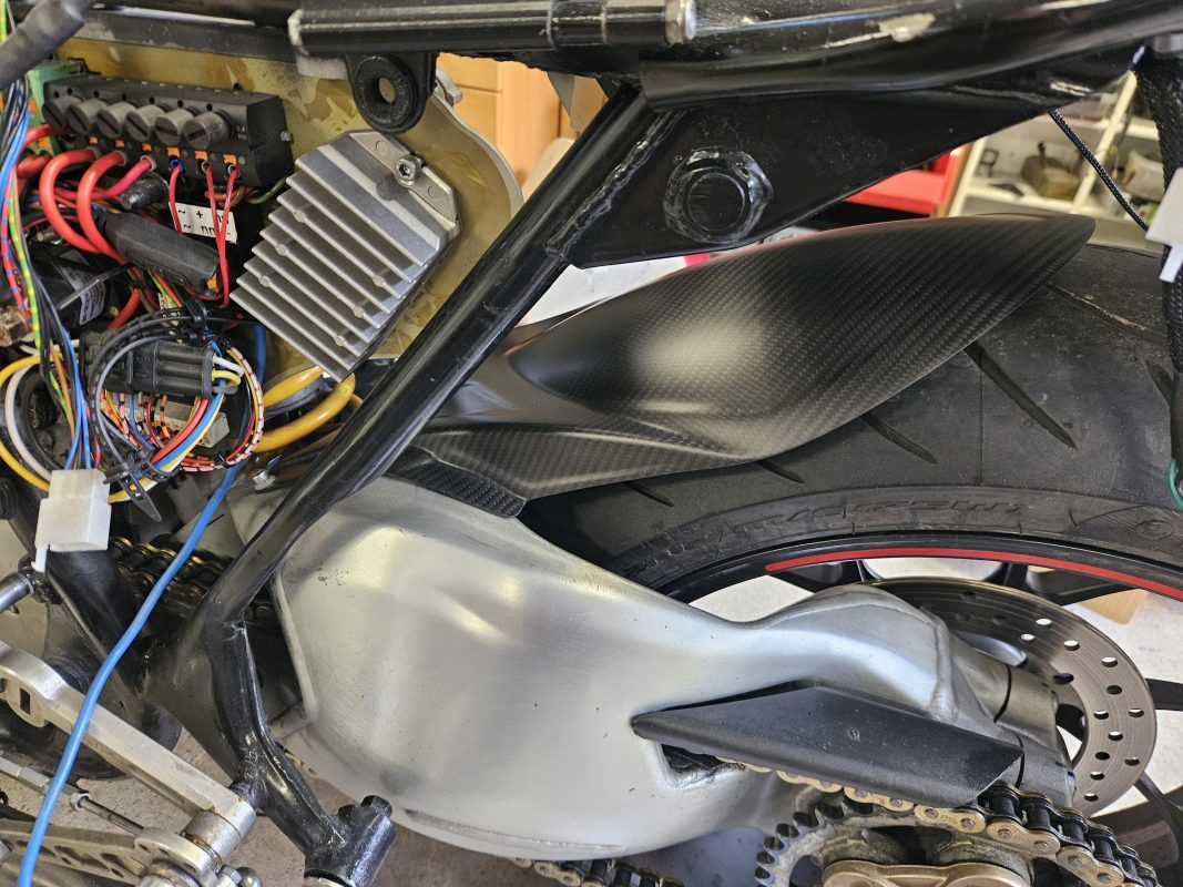 DUCATI 848-1098-1198 Carbon Fiber Rear Hugger Long